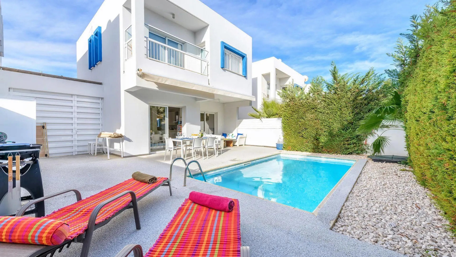 Villa Atlantis contacts